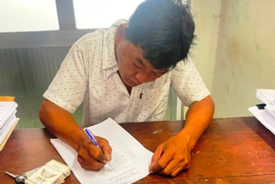 Đối tượng Nguyễn Văn Khanh tại cơ quan công an.