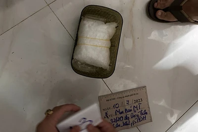 Công an thành phố Thuận An và Công an thành phố Dĩ An, tỉnh Bình Dương triệt xóa đường dây mua bán trái phép chất ma túy.