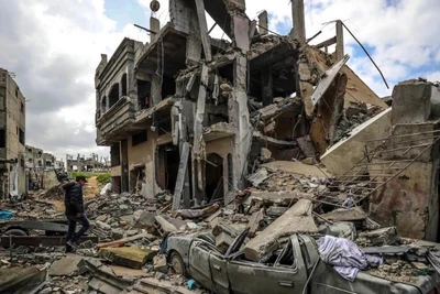 Cảnh đổ nát sau cuộc không kích của Israel xuống thị trấn Beit Lahia, phía bắc Dải Gaza, ngày 20/3/2025. (Ảnh: THX/TTXVN)