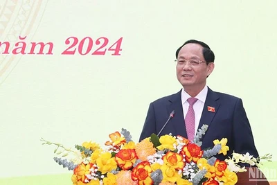 Phó Chủ tịch Quốc hội Trần Quang Phương phát biểu tại phiên khai mạc kỳ họp thứ 29, Hội đồng nhân dân tỉnh Quảng Ngãi khóa 13, nhiệm kỳ 2021-2026.