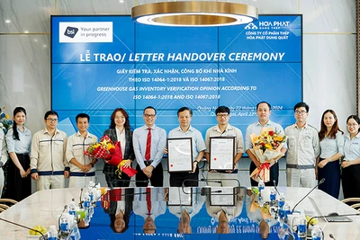 Việc Công ty Thép Hòa Phát Dung Quất đạt được Giấy công bố là dấu ấn rõ nét trong lộ trình cam kết kiểm soát, giảm thải khí nhà kính, hướng tới phát triển bền vững. 