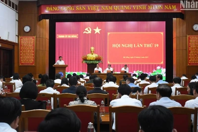 Thành ủy Đà Nẵng tổ chức hội nghị lần thứ 19 Ban Chấp hành Đảng bộ thành phố sáng ngày 15/4. (Ảnh: ANH ĐÀO)
