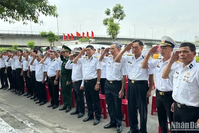 Hội cựu chiến binh Hải quân thành phố Đà Nẵng tri ân các anh hùng, liệt sĩ sự kiện Gạc Ma 14/3/1988. (Ảnh: ANH ĐÀO)