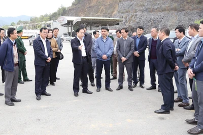 Đoàn công tác của Tỉnh ủy Lạng Sơn kiểm tra việc thực hiện Đề án tại huyện Văn Lãng, tỉnh Lạng Sơn.