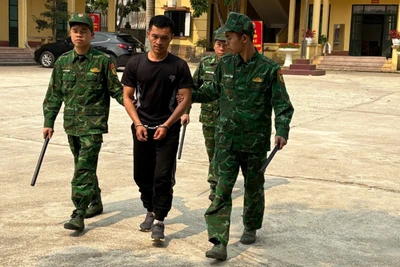 Đối tượng Nguyễn Văn Quý bị lực lượng Bộ đội Biên Phòng Đồn Pò Mã bắt giữ.