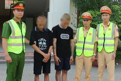 Hai đối tượng N.T.K và N.V.H.A bị bắt giữ. (Ảnh Công an Nghệ An cung cấp)