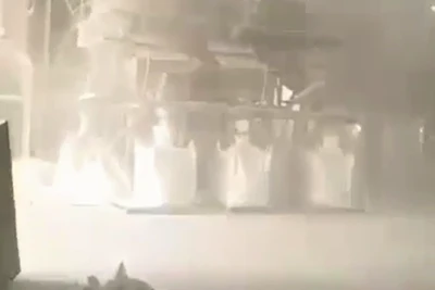 Môi trường độc hại bên trong xưởng sản xuất của Công ty trách nhiệm hữu hạn Châu Tiến. (Ảnh cắt từ video clip)