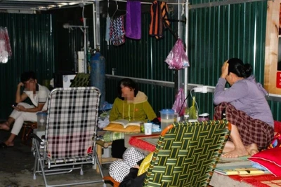 Nhiều người lưu trú tại nhà ông Quang để được chữa bệnh bằng cách nhịn ăn và uống nước i-on kiềm. Ảnh: quynhluu.nghean.gov.vn