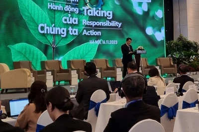 Thứ trưởng Kế hoạch và Đầu tư Trần Quốc Phương phát biểu tại Diễn đàn.