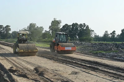 Thi công dự án Đường vành đai 4 Vùng Thủ đô. Ảnh Duy Linh