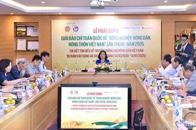 Phó Chủ tịch Hội Nông dân Việt Nam Bùi Thị Thơm chủ trì Lễ phát động Giải báo chí toàn quốc về "Nông nghiệp, nông dân, nông thôn Việt Nam" lần thứ 3.
