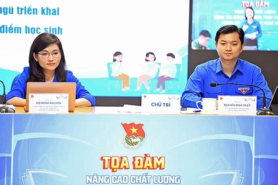 Các đồng chí chủ trì Tọa đàm.