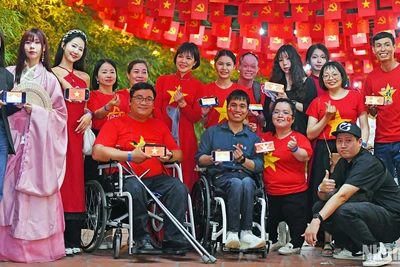 Các đại biểu tham dự chương trình "Tinh hoa Bắc Bộ - Nghị lực tỏa sáng".