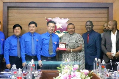 Đại diện Trung ương Đoàn và Đoàn công tác Cơ quan Lập pháp tỉnh Gauteng (Nam Phi) tại buổi tiếp. 