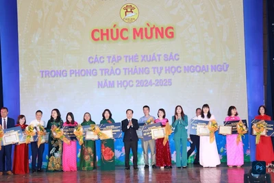 Các tập thể xuất sắc trong phong trào tháng tự học ngoại ngữ năm học 2024-2025.