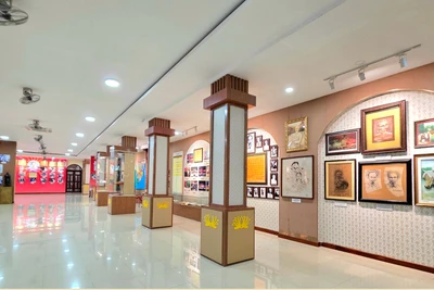 Một góc trưng bày tranh của Chủ tịch Hồ Chí Minh tại bảo tàng.