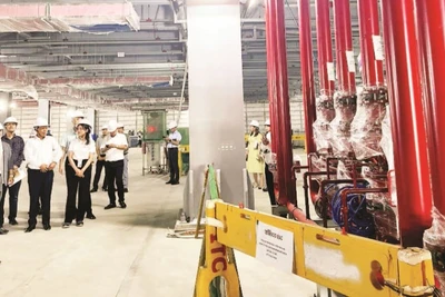 Ban Quản lý Khu kinh tế Hải Phòng kiểm tra tiến độ dự án nhà máy LG Innotek Hải Phòng giai đoạn III tại khu công nghiệp Tràng Duệ.