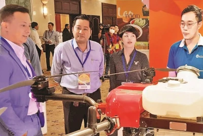 Doanh nghiệp trong Khu Công nghệ cao thành phố trưng bày sản phẩm tại Diễn đàn Xúc tiến thương mại và đầu tư Thành phố Hồ Chí Minh.