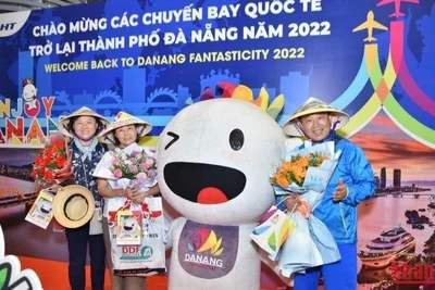 Đà Nẵng chào đón khách du lịch Hàn Quốc trở lại. (Ảnh: ANH ĐÀO)