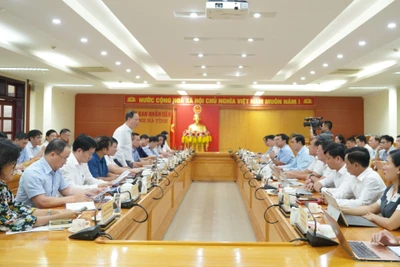 Quang cảnh buổi làm việc.