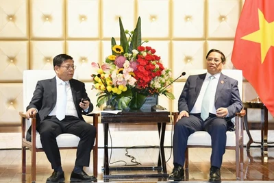 Thủ tướng Phạm Minh Chính tiếp ông Lâu Tề Lương, Chủ tịch Hội đồng quản trị kiêm Tổng Giám đốc Tập đoàn Thông tin tín hiệu đường sắt Trung Quốc (CRSC).