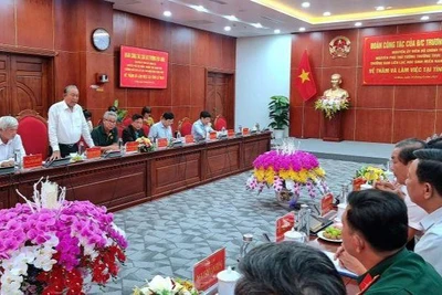 Quang cảnh buổi làm việc.