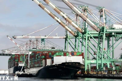 Cảng hàng hóa tại Los Angeles, California, Mỹ. (Ảnh: THX/TTXVN)