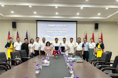 Vietravel Airlines ký hợp đồng thuê tàu bay với hãng Cambodia Airways