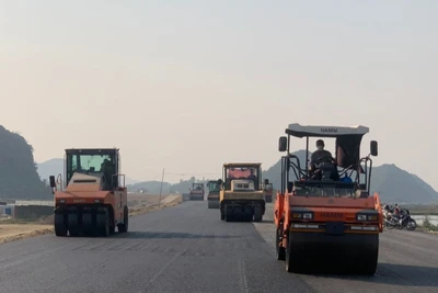 Năm 2023, đưa vào khai thác hơn 410km đường bộ cao tốc bắc-nam.