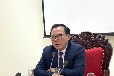 Tiến sĩ, bác sĩ Hoàng Đình Cảnh, Viện trưởng Viện Sốt rét Ký sinh trùng-Côn trùng Trung ương chia sẻ về bệnh lý do ký sinh trùng.