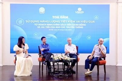 Các diễn giả chia sẻ thông tin tại tọa đàm.