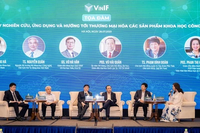 Các đại biểu chia sẻ tại hội thảo.