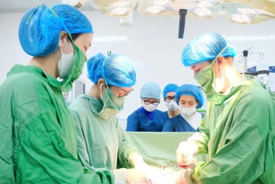 Em bé chào đời an toàn. 