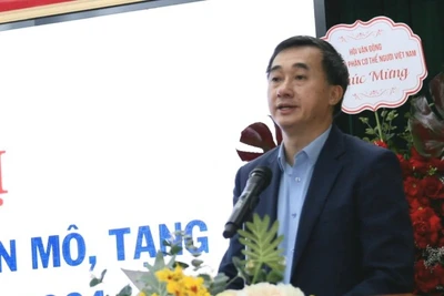 Giáo sư, Tiến sĩ Trần Văn Thuấn, Thứ trưởng Y tế phát biểu.