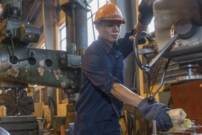 Đề xuất điều chỉnh mức sử dụng năng lượng đối với các cơ sở sử dụng năng lượng trọng điểm hiện hành trong lĩnh vực công nghiệp và xây dựng dân dụng.