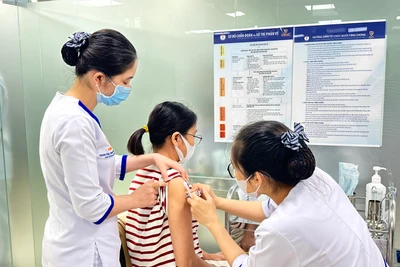 Tiêm vaccine là biện pháp phòng bệnh chủ động. 
