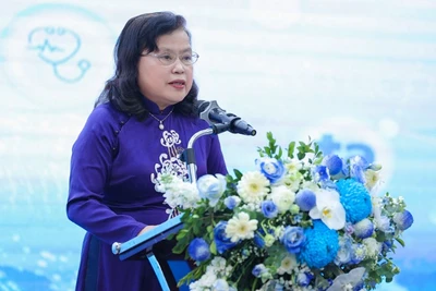 Phó Giáo sư, Tiến sĩ Nguyễn Thị Xuyên, Chủ tịch Tổng hội Y học Việt Nam phát biểu.