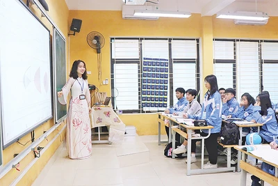 Cô giáo Phan Thị Thu Hiền, Trường trung học phổ thông Quế Võ số 1, ứng dụng phần mềm AI trong giảng dạy một số bài toán liên quan đến ứng dụng tích phân.