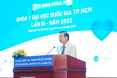 Giáo sư, Tiến sĩ Đặng Vạn Phước, Trưởng khoa Khoa Y, Đại học Quốc gia Thành phố Hồ Chí Minh, phát biểu tại hội nghị.