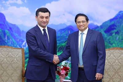 Thủ tướng Phạm Minh Chính tiếp Bộ trưởng Ngoại giao Uzbekistan Bakhtiyor Saidov.