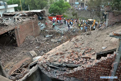 Ảnh minh họa từ vụ nổ nhà máy sản xuất pháo hoa tại Batala, quận Gurdaspur, bang Punjab, miền bắc Ấn Độ.