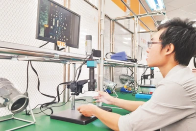 Đào tạo nguồn nhân lực vi mạch bán dẫn tại Trung tâm Điện tử và Vi mạch bán dẫn Khu Công nghệ cao Thành phố Hồ Chí Minh.