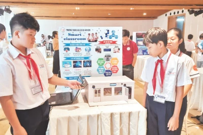 Học sinh Trường THCS Vân Đồn (Thành phố Hồ Chí Minh) tham gia cuộc thi Ứng dụng chuyển đổi số trong lĩnh vực giáo dục.