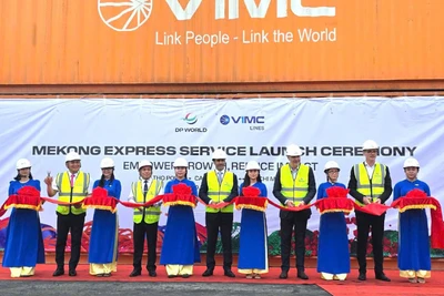 Nghi thức khai trương tuyến dịch vụ vận tải container nội địa Mekong Express kết nối cảng Cái Mép tỉnh Bà Rịa-Vũng Tàu và cảng Cái Cui thành phố Cần Thơ.