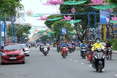 Các phương tiện tham gia giao thông tại thành phố Cần Thơ.