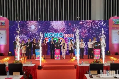 Nghi thức khai mạc triển lãm.