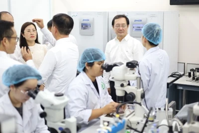 Đoàn công tác Ban Tuyên giáo và Dân vận Trung ương thăm các đơn vị trực thuộc Đại học Quốc gia Thành phố Hồ Chí Minh.