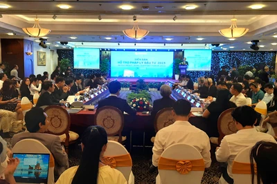 Quang cảnh diễn đàn.