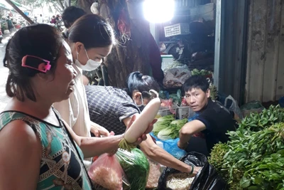 Giá cả các mặt hàng thực phẩm đều đã tăng từ trước thời điểm tăng lương cơ sở. Ảnh: DIÊN KHÁNH 