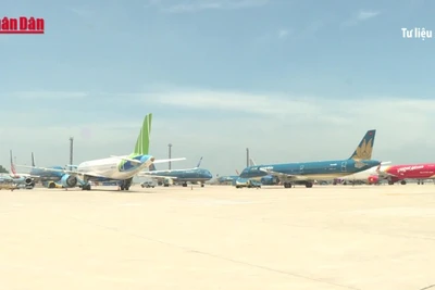 [Video] Lượng hành khách đi hàng không tăng trưởng 2 con số